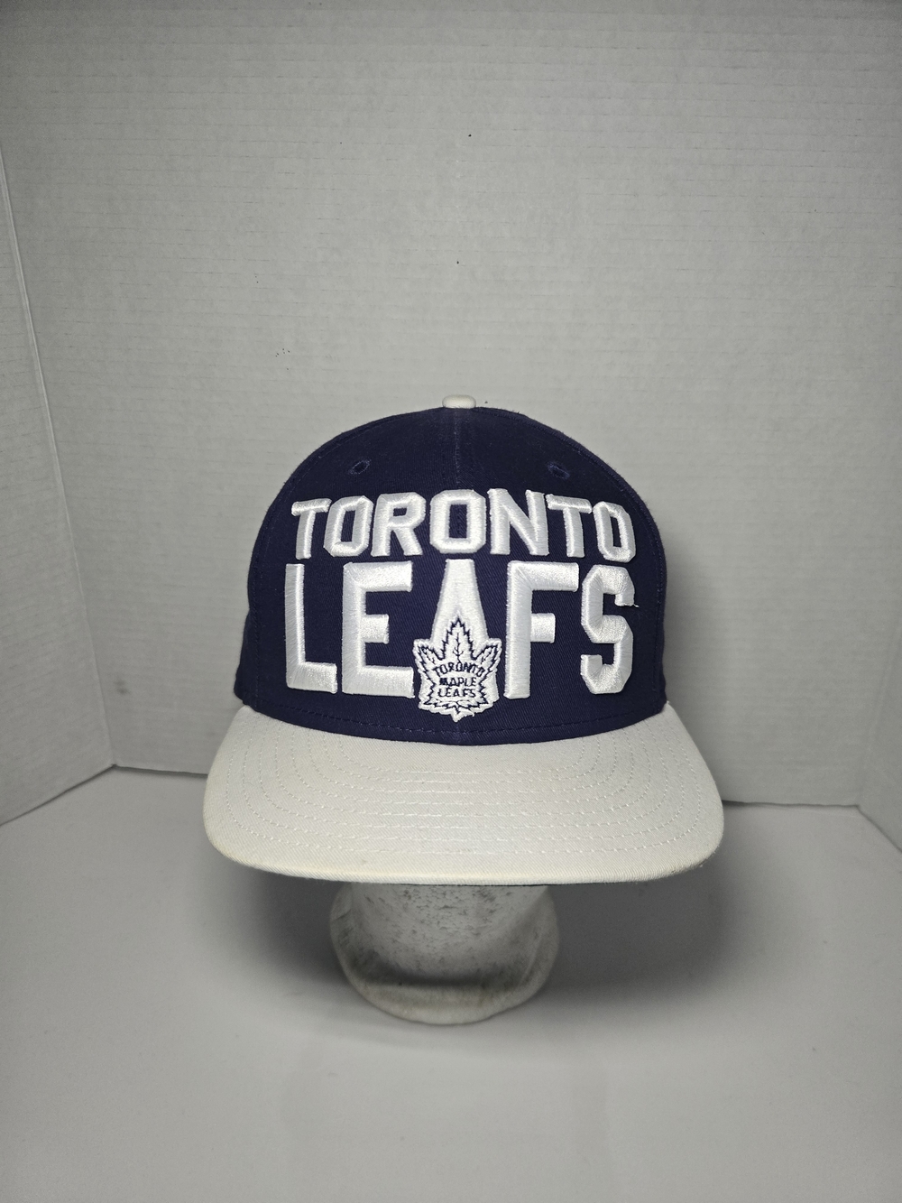 Toronto Maple Leafs Navy and White Snapback Hat New Era